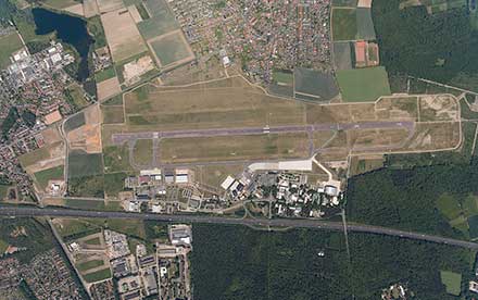 Senkrechtluftbild Flughafen Braunschweig